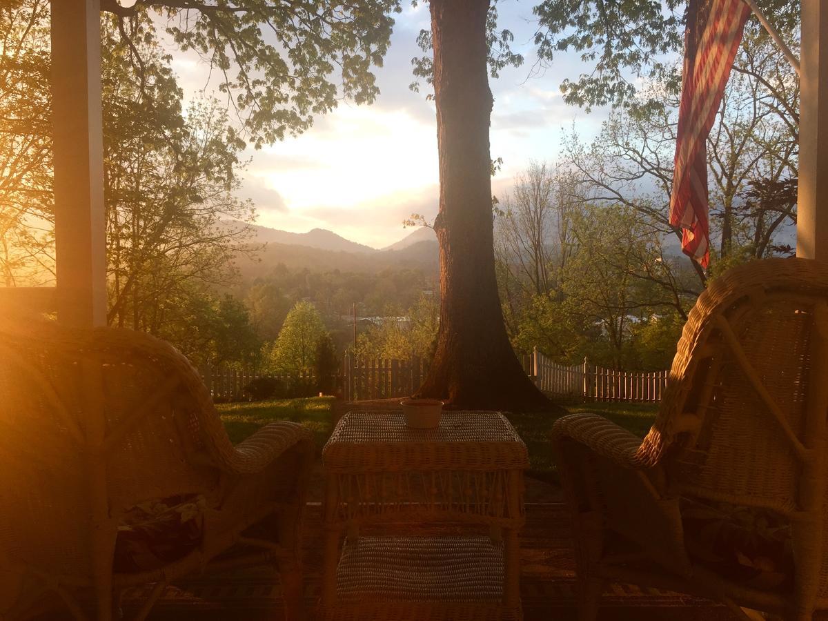 Oak Hill On Love Lane Bed And Breakfast Inn Waynesville Extérieur photo