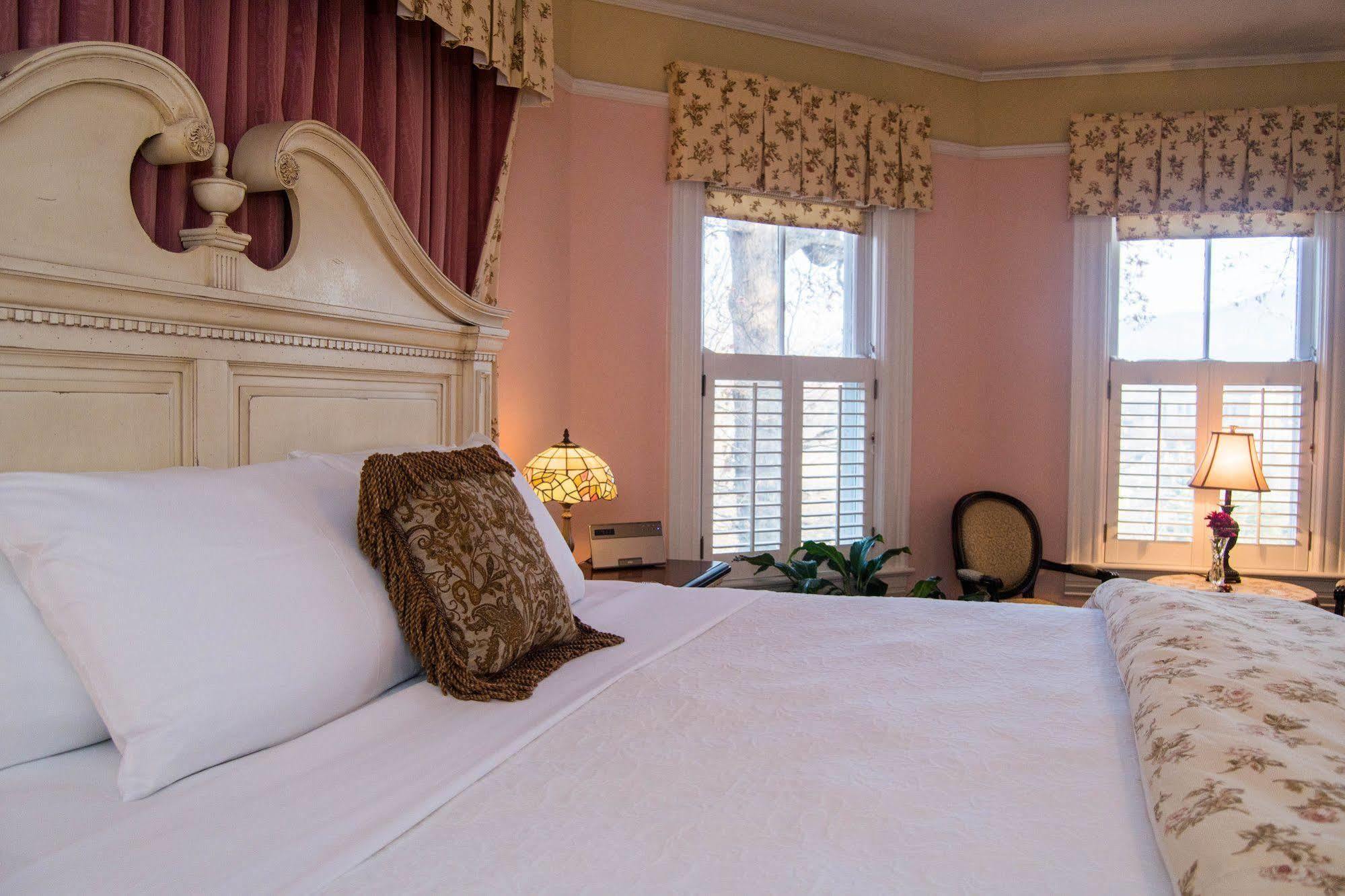 Oak Hill On Love Lane Bed And Breakfast Inn Waynesville Extérieur photo