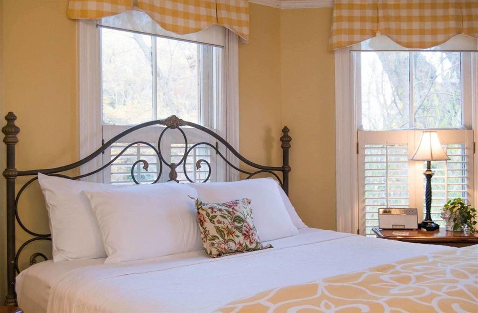 Oak Hill On Love Lane Bed And Breakfast Inn Waynesville Extérieur photo